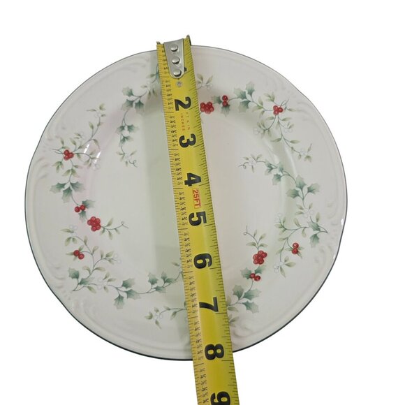 Pfaltzgraff Winterberry 8” Salad Luncheon Plates Holiday Christmas - Set of 4 - Picture 5 of 12